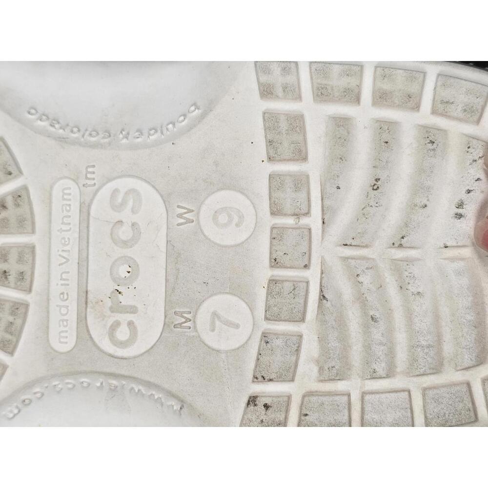 Crocs Classic Lined Clogs - Cozy & Stylish - Picture 13 of 13